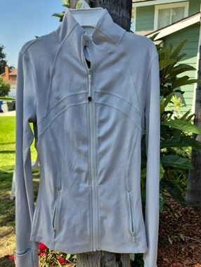 Lululemon Women’s Light Gray Utility Jacket with Full Zip